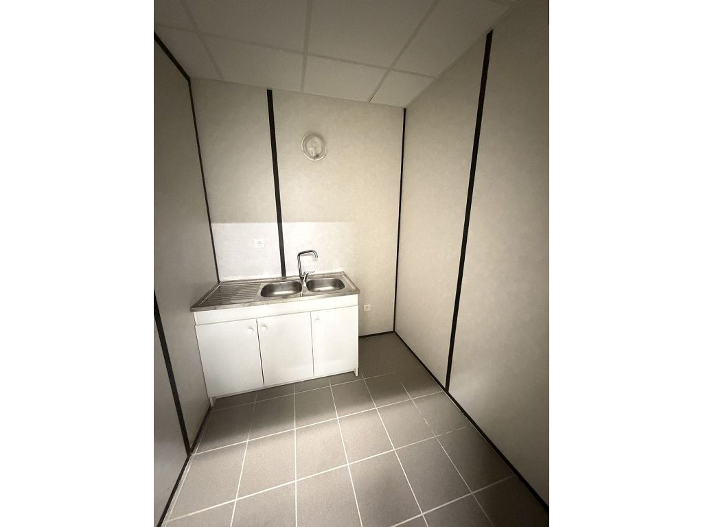 Local professionnel ANDREZIEUX BOUTHEON (42160) ROCHETTE IMMOBILIER
